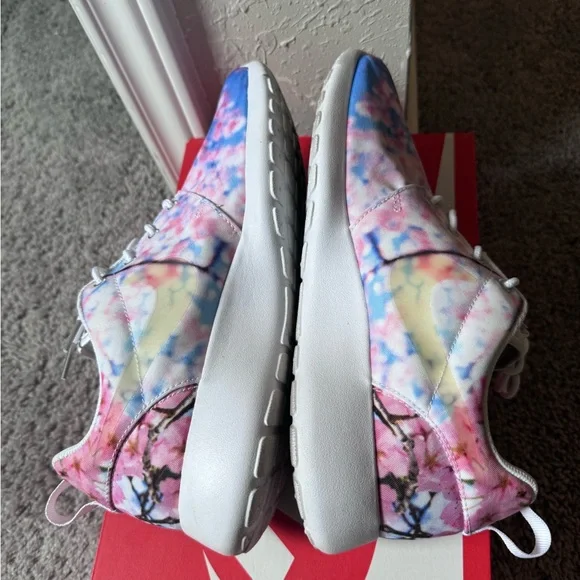 Nike Roshe run one cherry blossom sz 8 women’s walking gym workout shoes - Picture 6 of 8